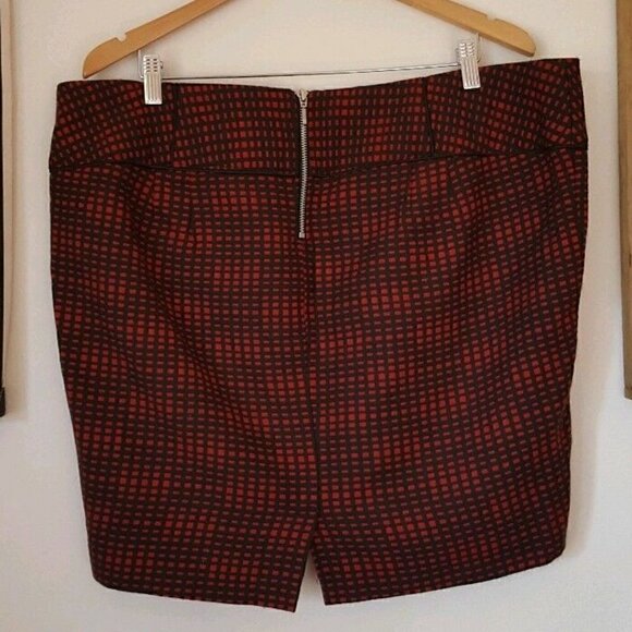 Torrid Plaid Mini Skirt Plus Red Black Skater 18 - Picture 2 of 5
